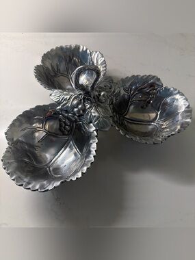 Vintage 2005 Arthur Court Grape Pattern 3 Part Relish/Dip Tray W/handle,  VGUC